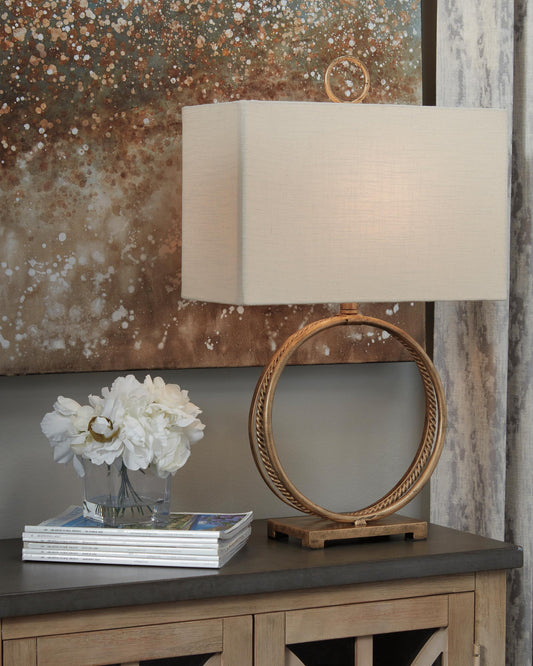 Signature Design by Ashley Mahala Metal Table Lamp - Vaughn Outlet Kankakee IL