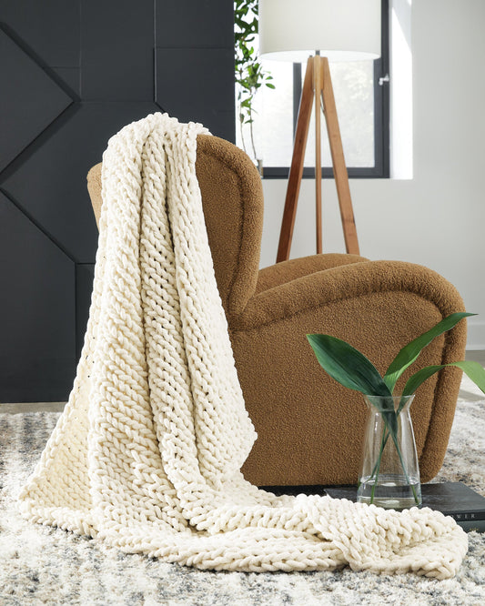 Signature Design by Ashley Chaddon Throw - Vaughn Outlet Kankakee IL