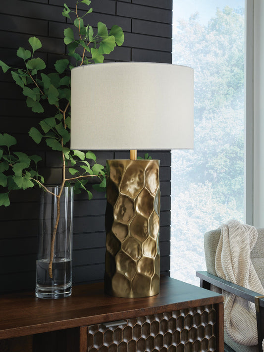 Signature Design by Ashley Marshawn Metal Table Lamp - Vaughn Outlet Kankakee IL