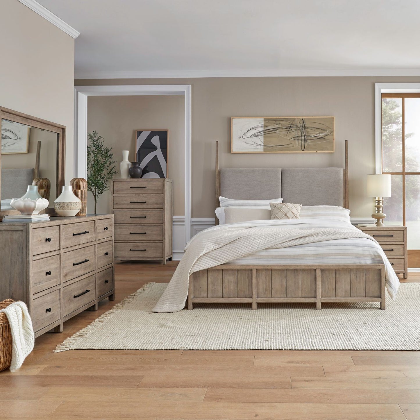 King California Poster Bed, Dresser & Mirror, Chest, Night Stand
