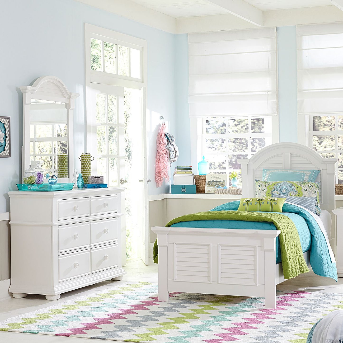 Full Panel Bed, Dresser & Mirror