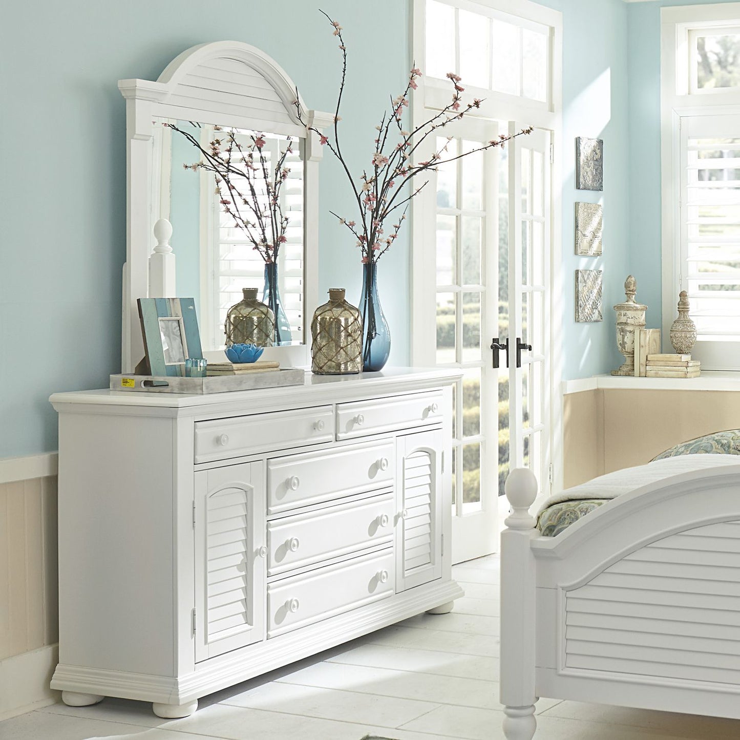 King Panel Bed, Dresser & Mirror, Night Stand