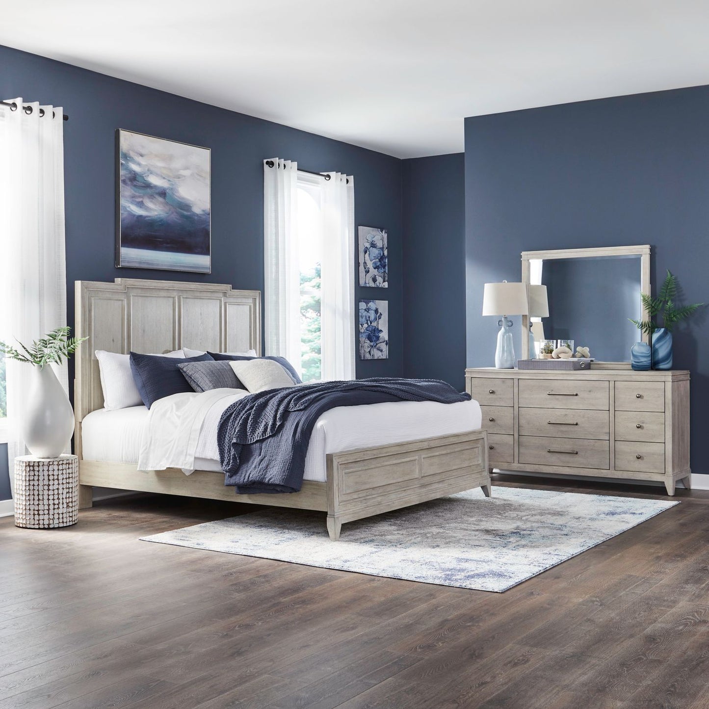 King California Panel Bed, Dresser & Mirror
