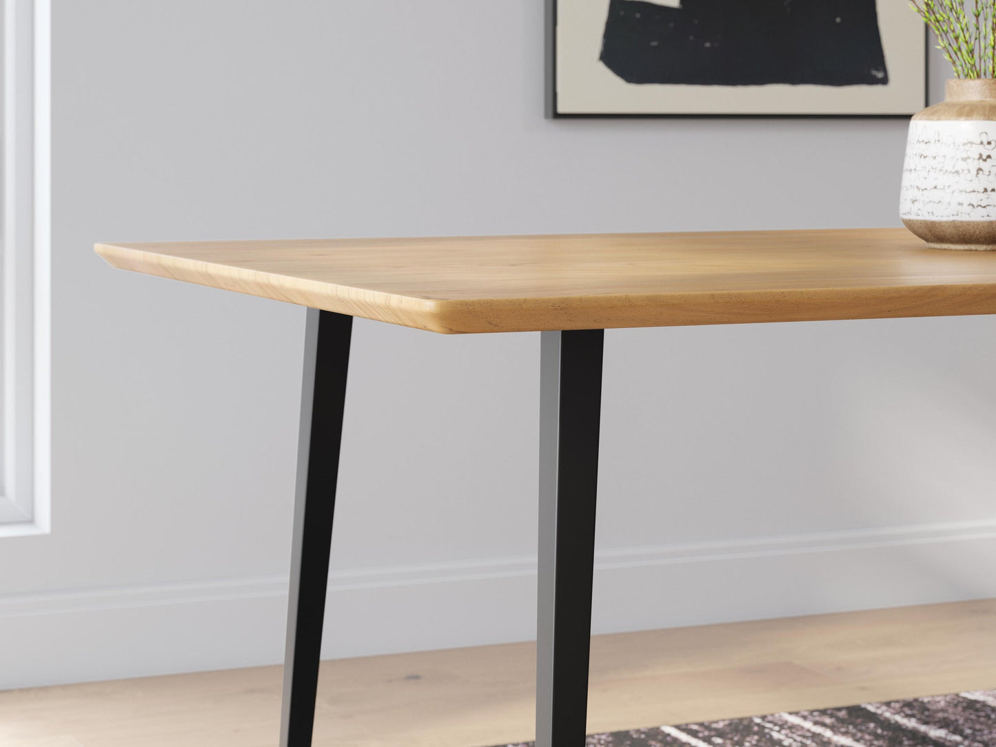 Gretlynn Dining Table and 4 Chairs