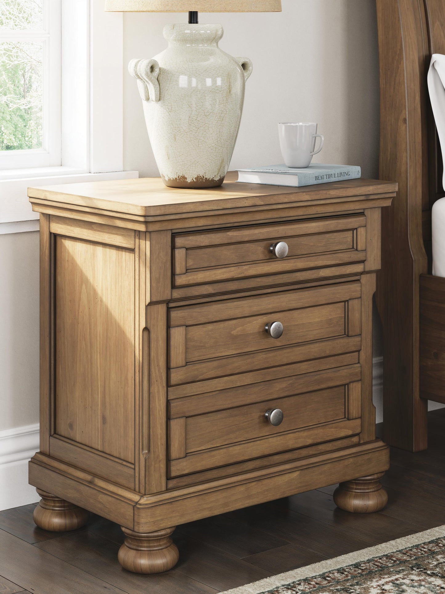 Vandenmore California King Panel Bed with Mirrored Dresser and Nightstand