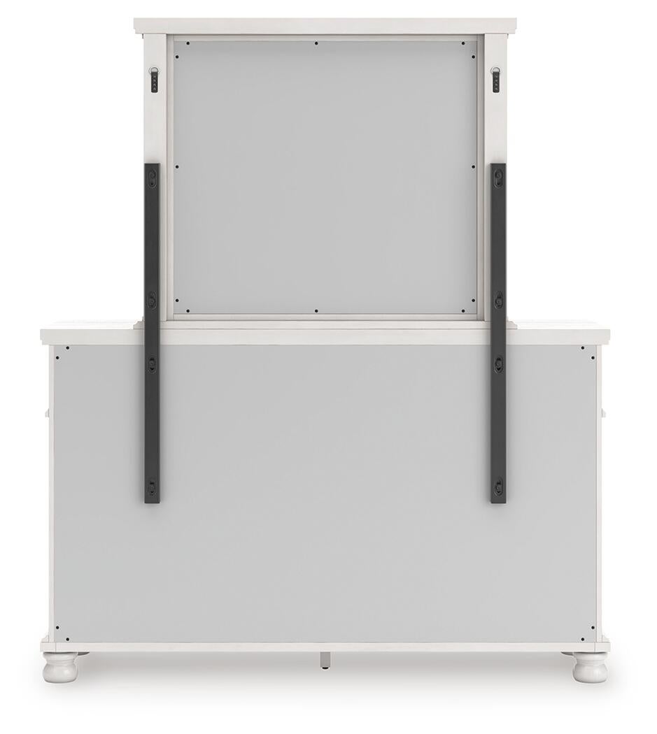 Chadworth Queen Poster Bed, Dresser, Mirror and Nightstand