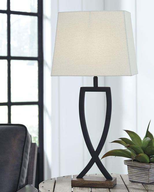 Signature Design by Ashley Makara Metal Table Lamp - Vaughn Outlet Kankakee IL