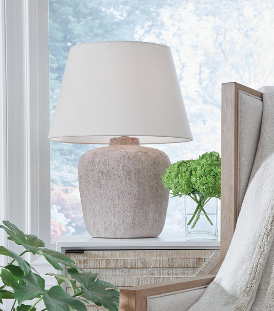 Signature Design by Ashley Danry Metal Table Lamp - Vaughn Outlet Kankakee IL