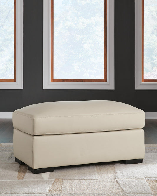 Signature Design by Ashley Treasure Trove Ottoman - Vaughn Outlet Kankakee IL