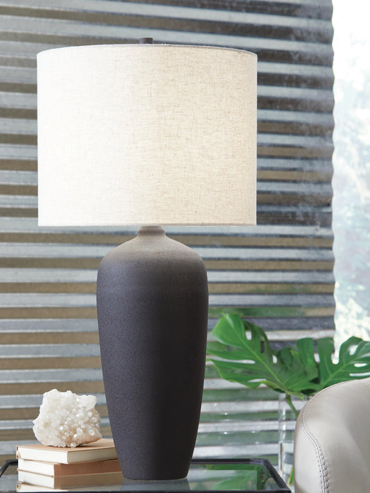 Signature Design by Ashley Ryenburg Metal Table Lamp - Vaughn Outlet Kankakee IL