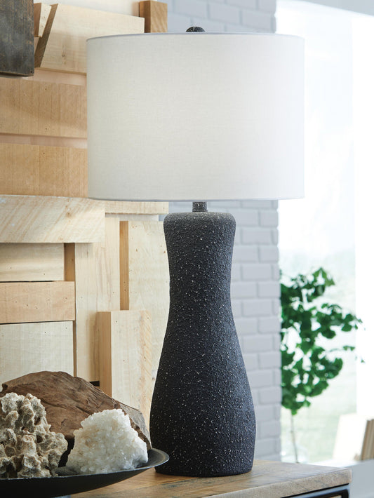 Signature Design by Ashley Maykins Metal Table Lamp - Vaughn Outlet Kankakee IL