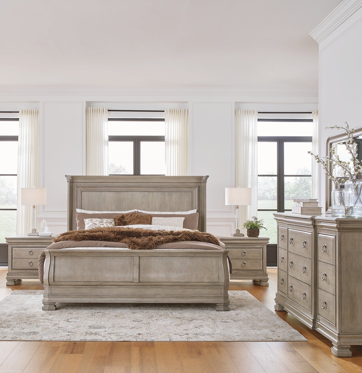 Lexorne King Sleigh Bed with Mirrored Dresser and 2 Nightstands